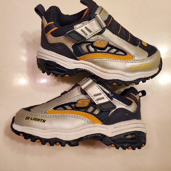 skechers yellow tennis shoes